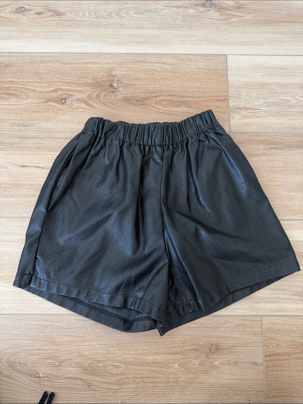 Nasty Gal Black Faux Leather Women’s Elastic Waist Shorts SIZE 2